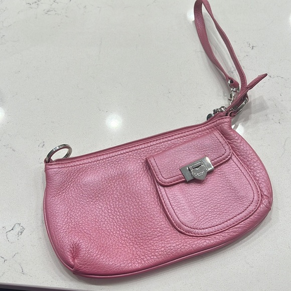 Convertible leather pink purse - Picture 1 of 3